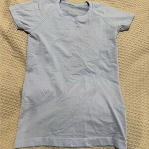 Swiftly Tech Short-Sleeve Shirt 2.0
Hip Length